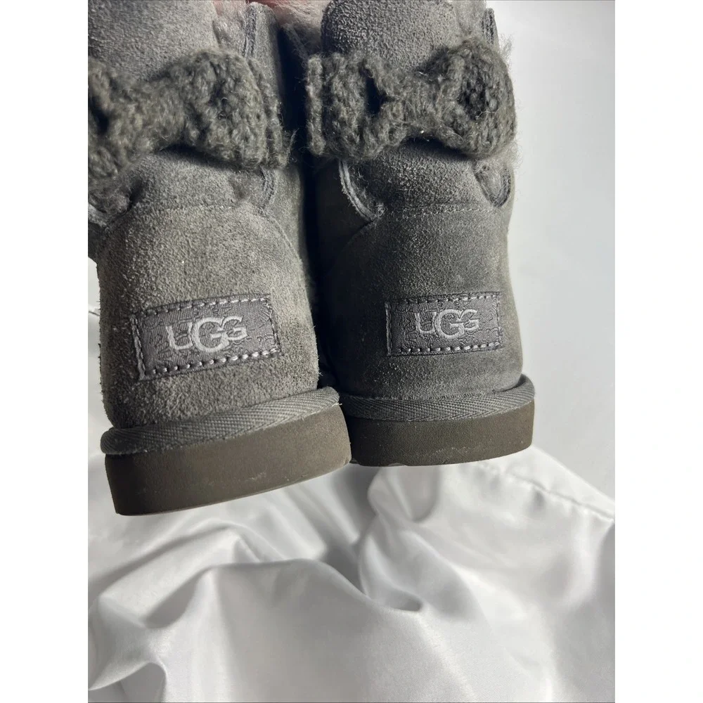 UGG Kids Bailey Bow Gray Suede Boots Youth Size US 3 / EU 35